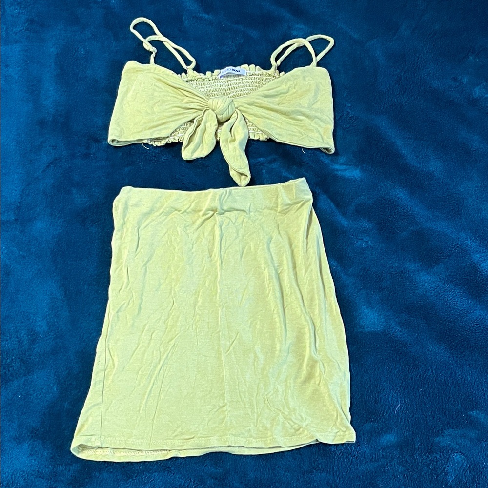 Fashion Nova Light Yellow Pencil Skirt